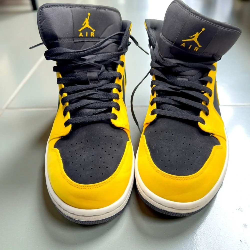 Nike Air Jordan 1 Mid Reverse New Love Yellow Black 554724-071 Size 13